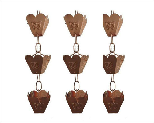 銅雨鏈適用于底層檐口挑出墻體的距離較長的建筑.同時,雨鏈具有*強的裝飾性,更適合于公園及庭院中的樓亭或過廊兩側使用.
