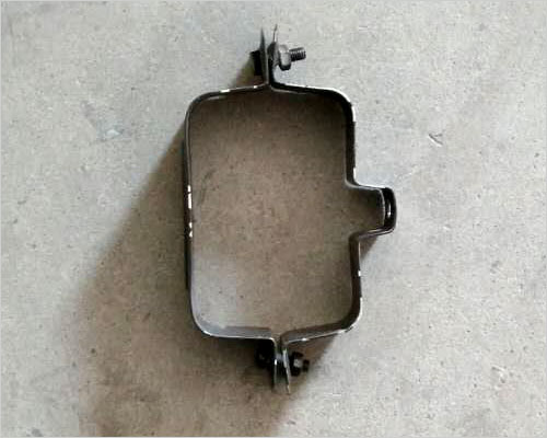 大方管箍 大方管箍是用來(lái)連接兩根管子的一段短管. 也叫外接頭.管箍因?yàn)槠涫褂梅奖?廣泛應(yīng)用于民用建筑,工業(yè),農(nóng)業(yè)等領(lǐng)域.