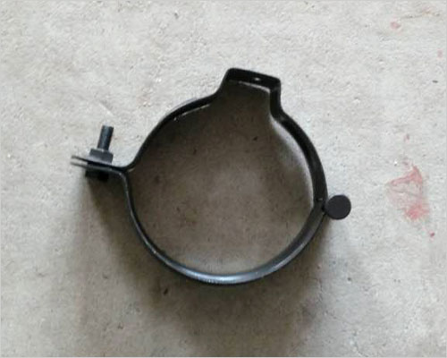 小圓管箍 小圓管箍是用來連接兩根管子的一段短管. 也叫外接頭.管箍因為其使用方便,廣泛應用于民用建筑,工業,農業等領域.