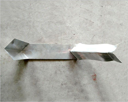 陰陽(yáng)角 陰陽(yáng)角是建筑構(gòu)造之一.墻面陰角指的是凹進(jìn)去的墻角,如頂面與四周墻壁的夾角;墻面陽(yáng)角指的是凸出來(lái)的墻角.